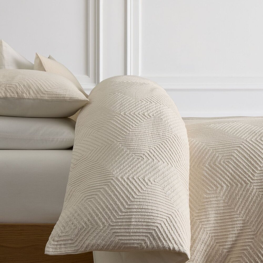 West Elm Modern Geo King / Cal King Duvet Cover in Alabaster